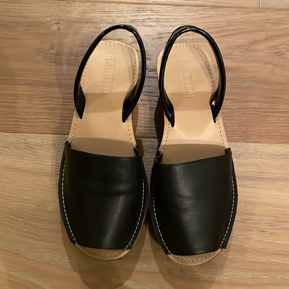 Kenneth Cole Platform Sandals. - Picture 3 of 6